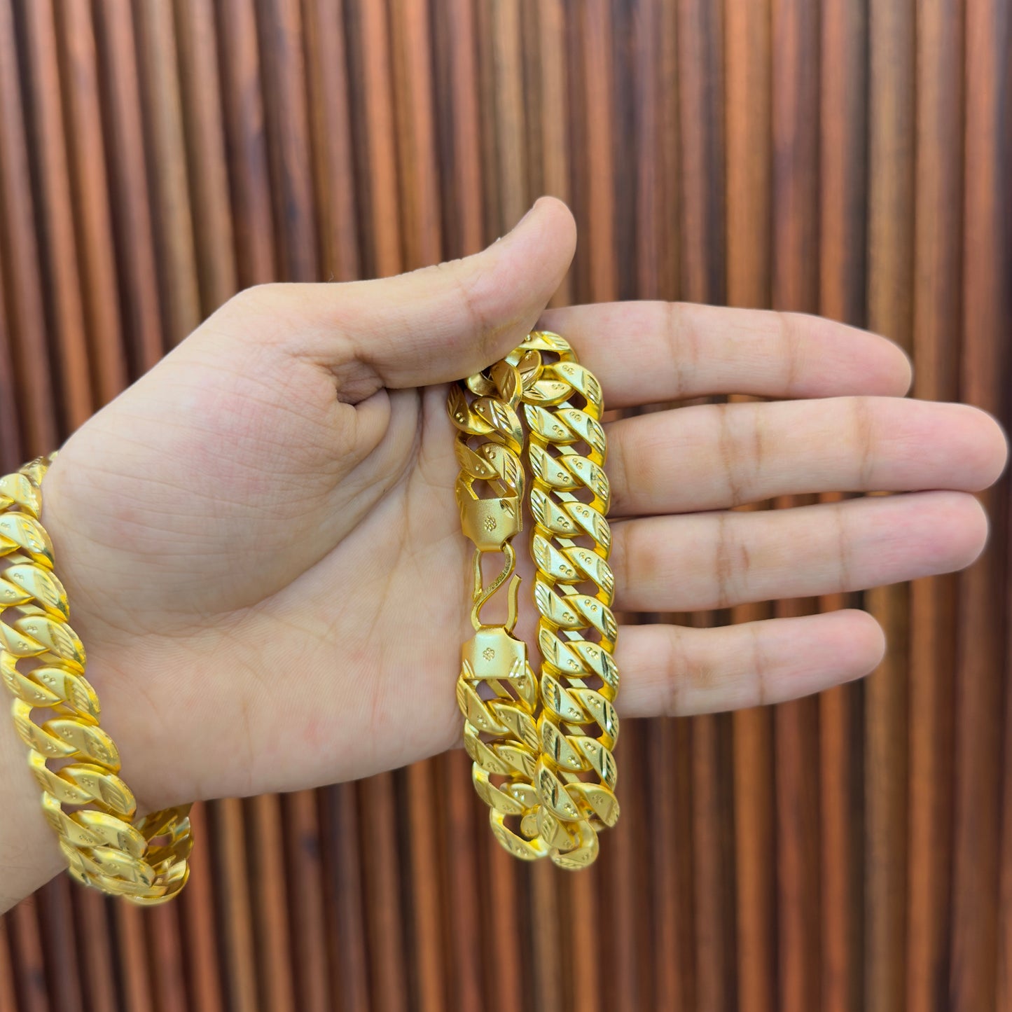 DIAMOND CUTTING BRACELET -1GM GOLD PLATED