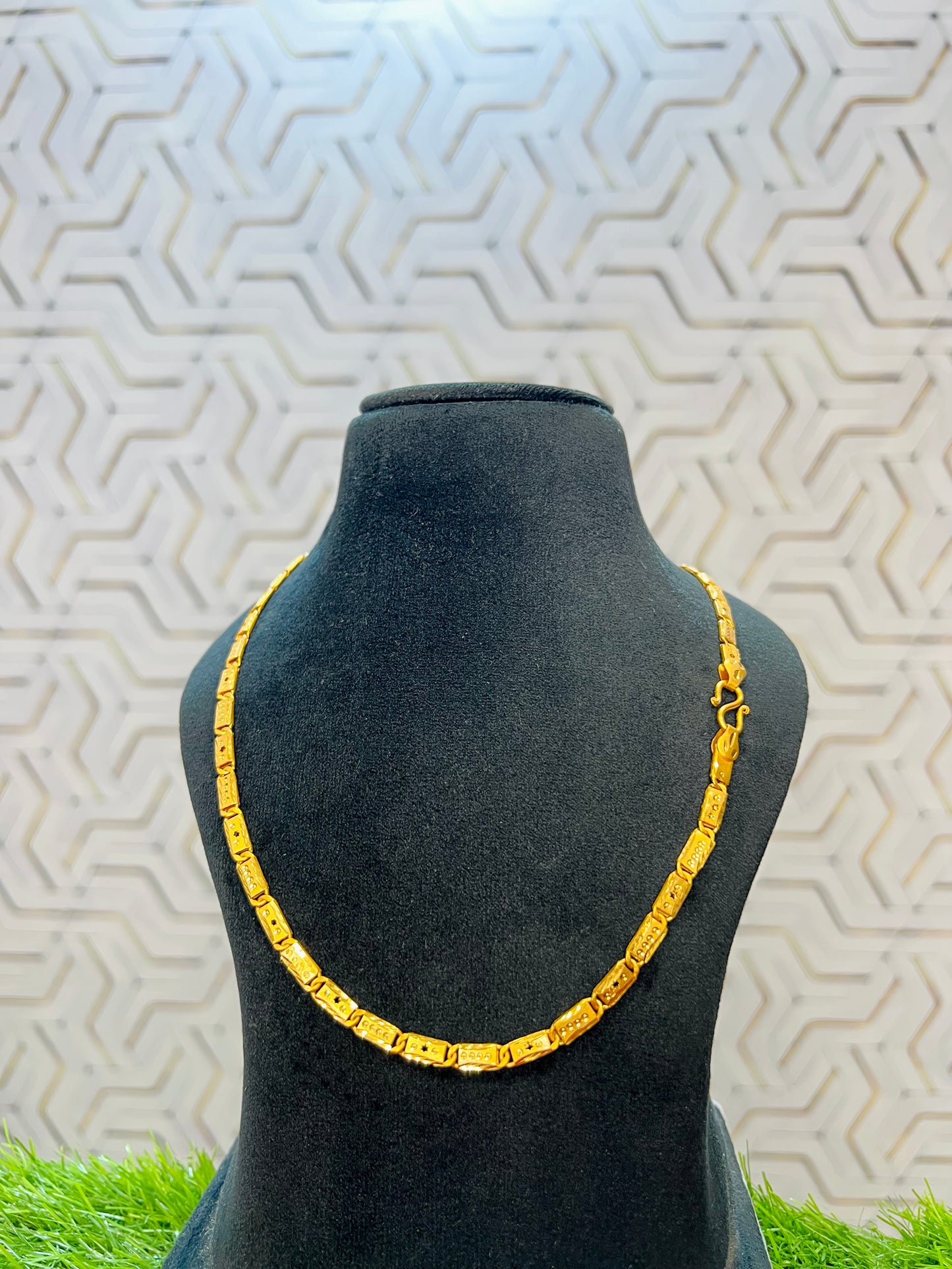 Navabi chain