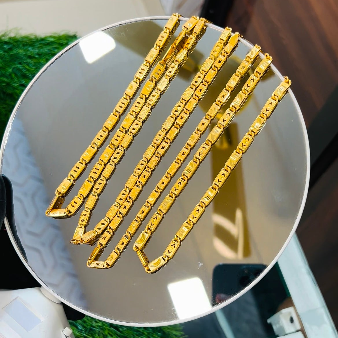Navabi chain