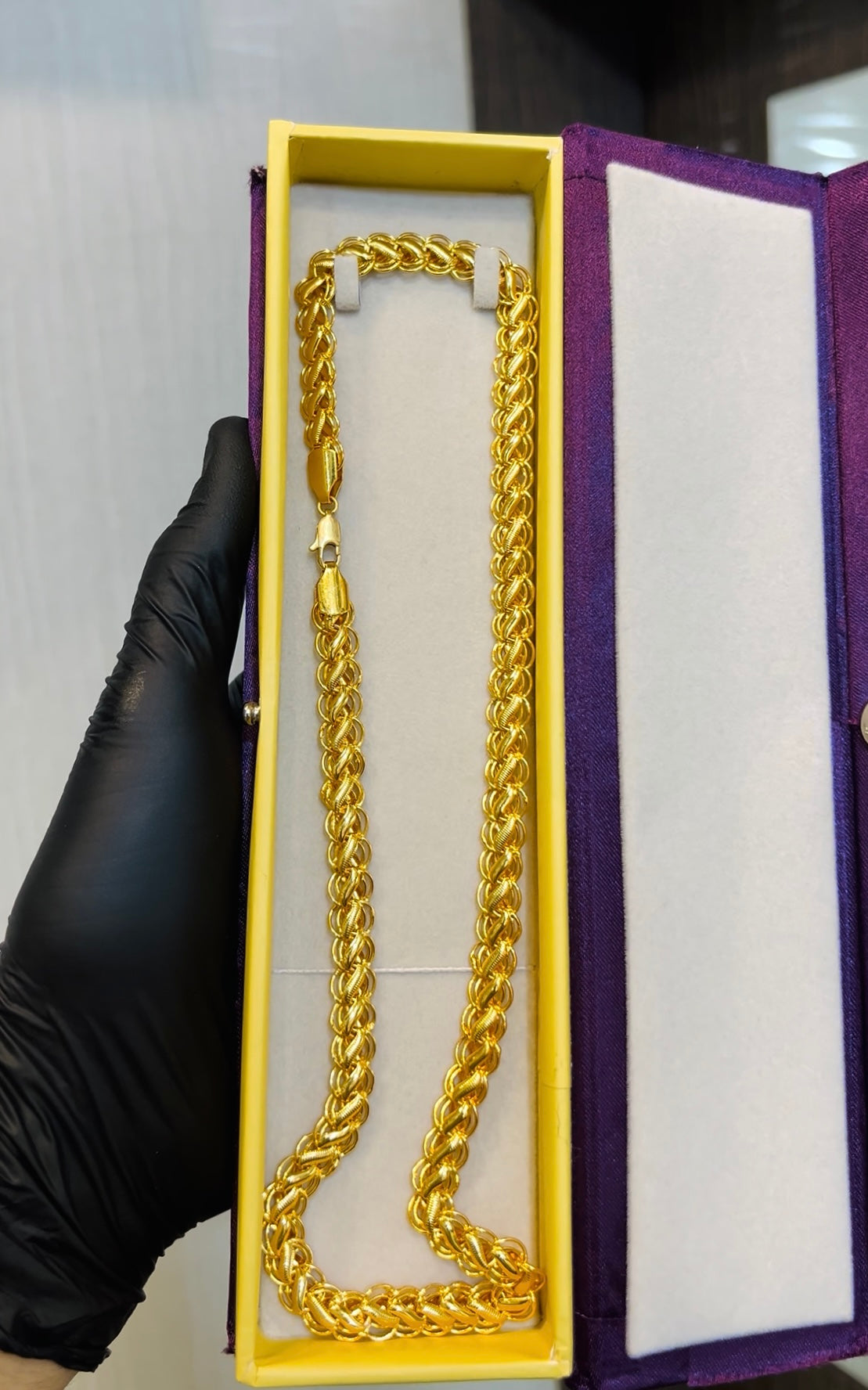 LOTUS CHAIN