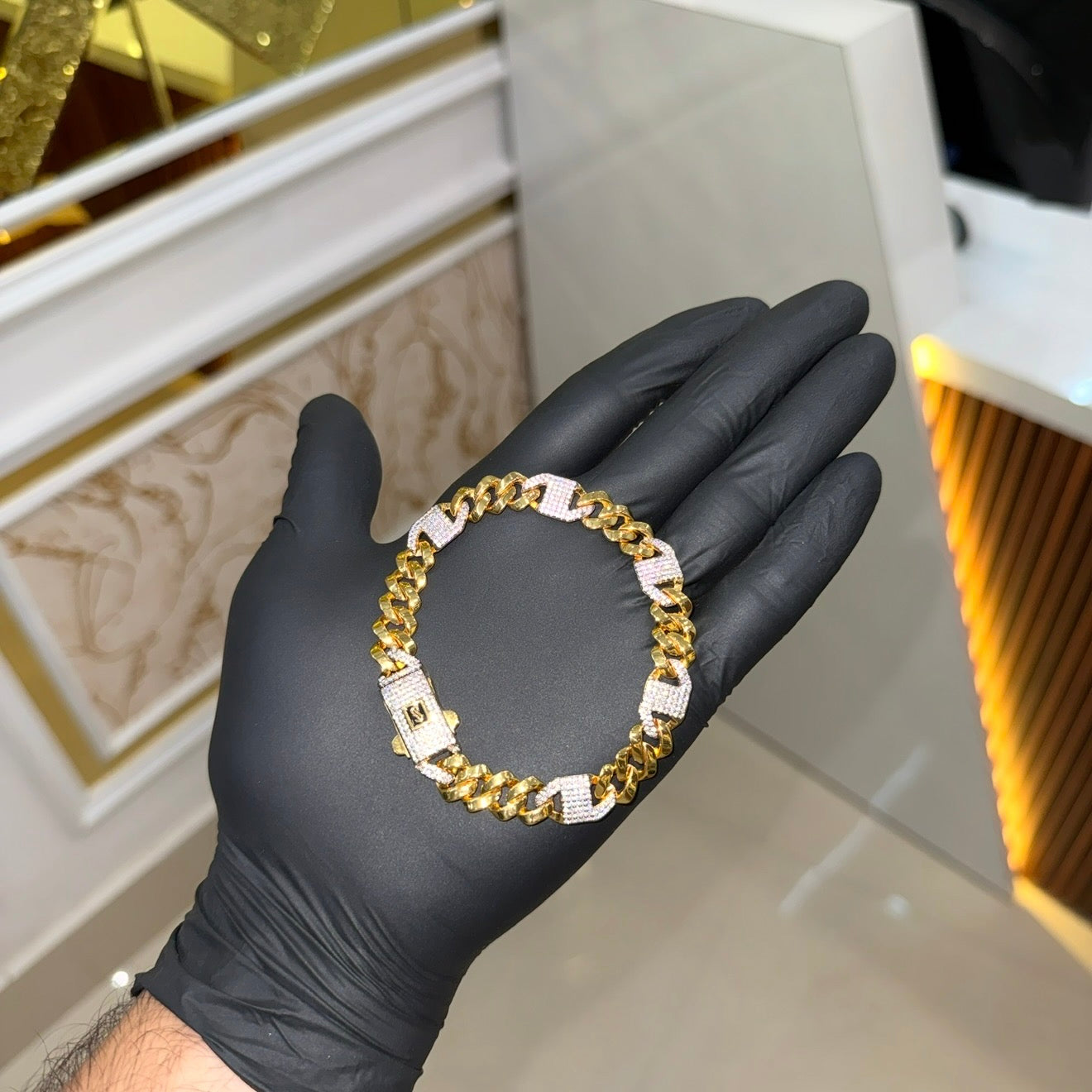 GOLD CUT CUBAN BRACELET