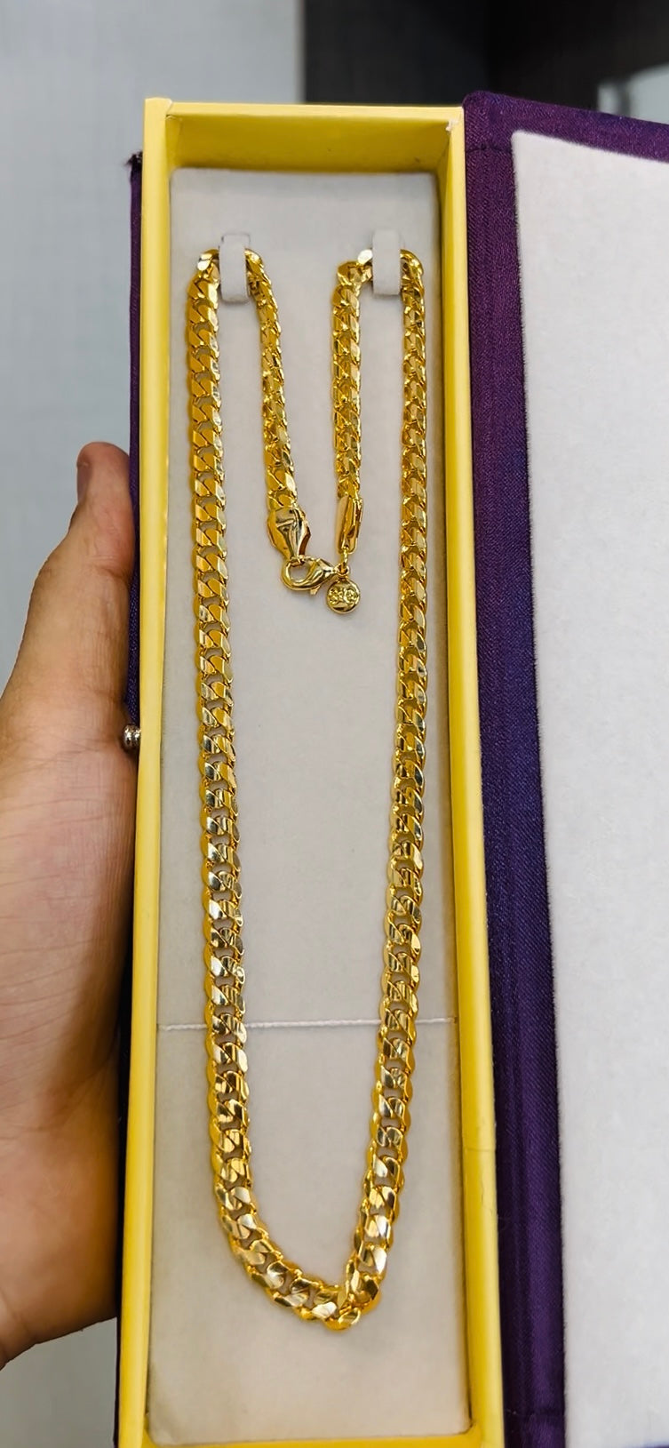 Cuban pata chain