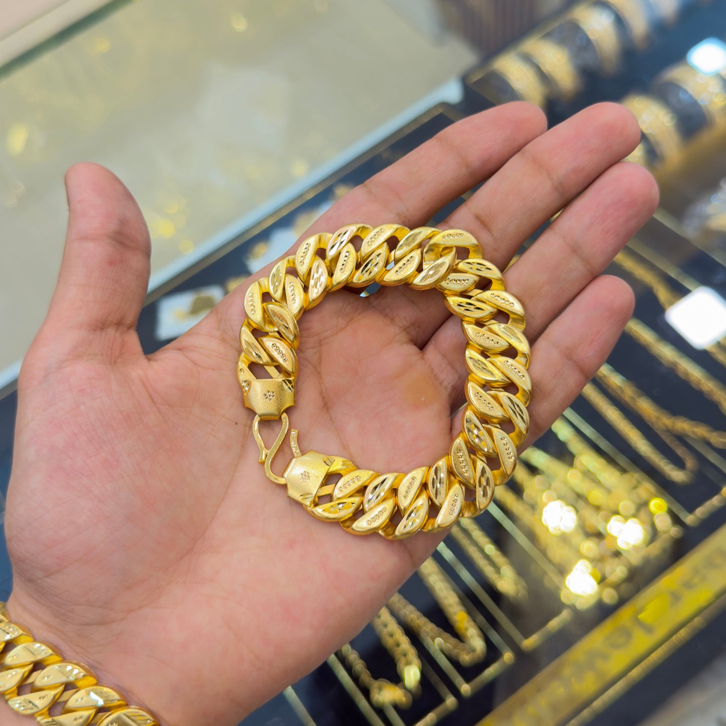 SINGAPORE GOLD PLATED BRACELET
