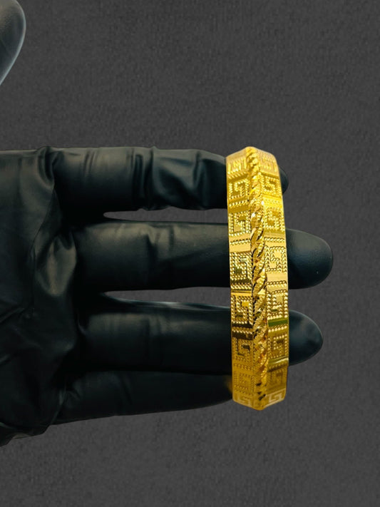 Vercase big kada