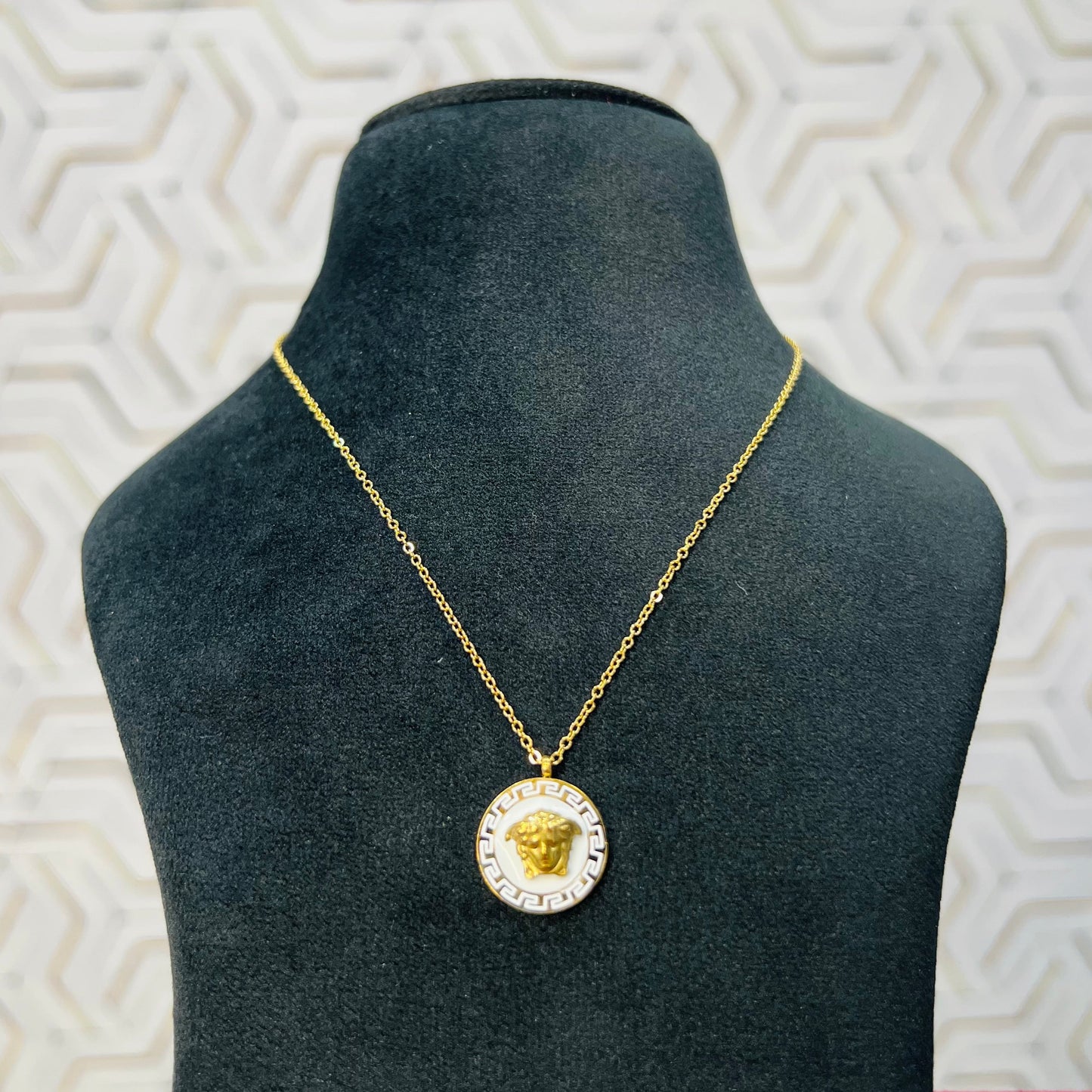 Vercase pendant+girlish chain